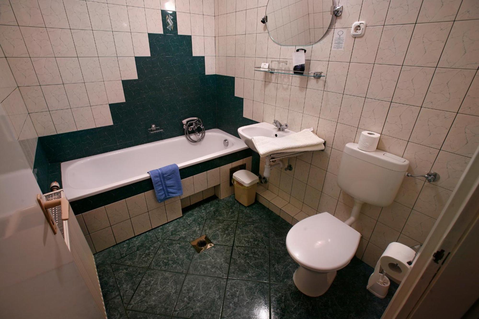 Hotel Keszi Panzio à Budakeszi Extérieur photo