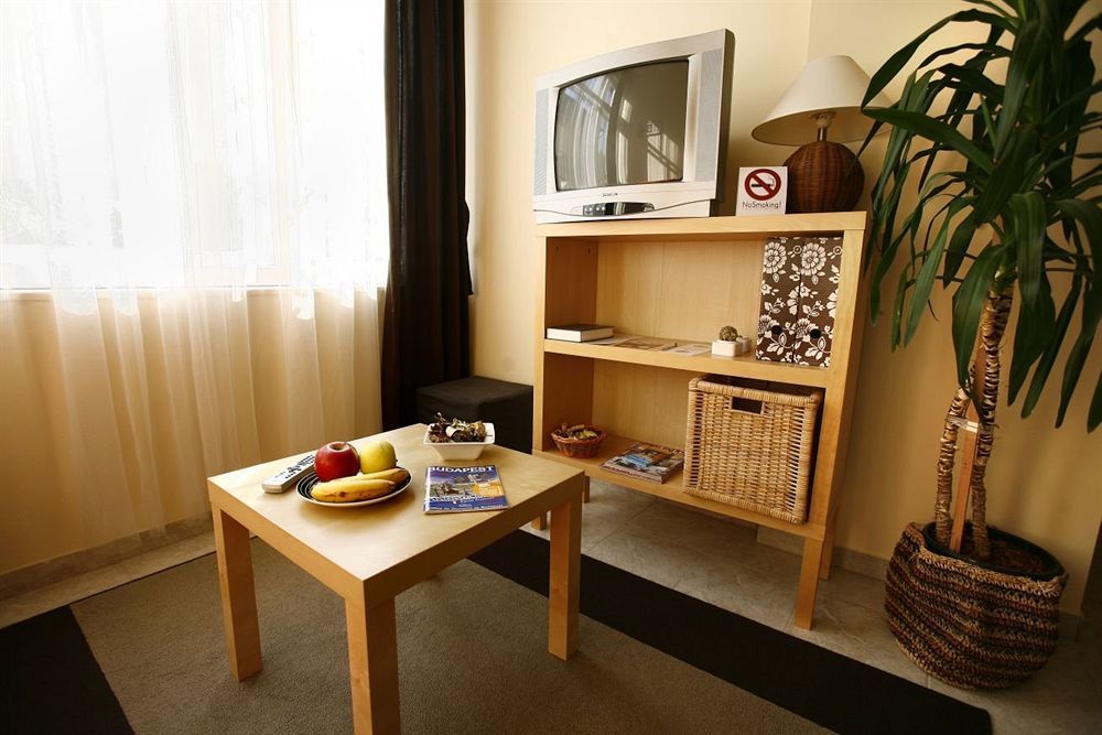 Hotel Keszi Panzio à Budakeszi Extérieur photo