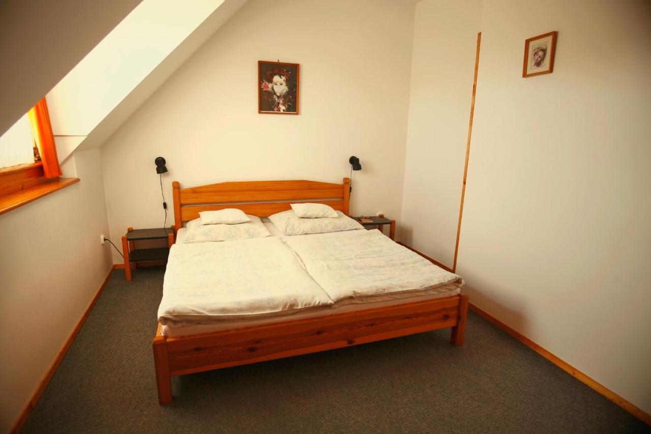 Hotel Keszi Panzio à Budakeszi Chambre photo
